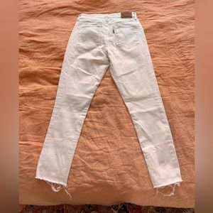 LEVI’S HIGH RISE SKINNY JEANS - White, Sz. 28